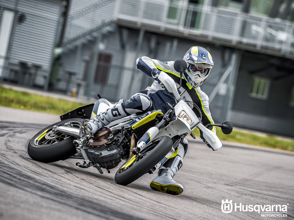 ハスクバーナ701スーパーモト　2016年モデル ハスクバーナ（Husqvarna）2016年 701 SUPERMOTO・新登場のカタログ