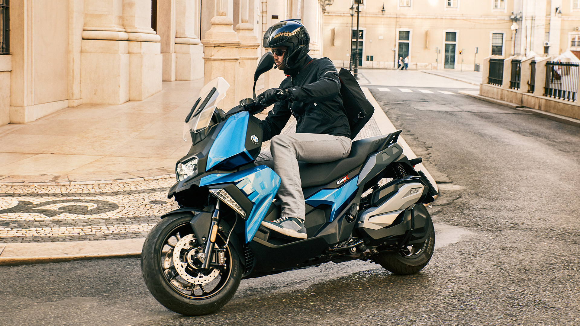 BMW C400X